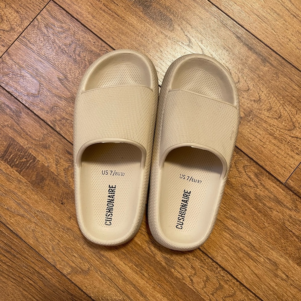 Cloud Slides Size 7 ✨